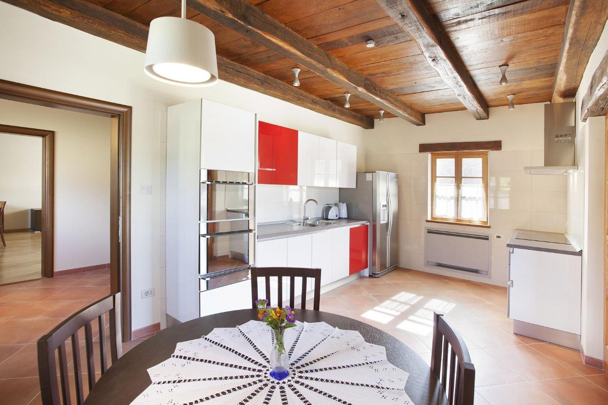 Villa Poropati, Groznjan, Istria - Luxury Countryside Estate For Up To 19 Persons - Large Pool Of 80M2 With Kids Section المظهر الخارجي الصورة